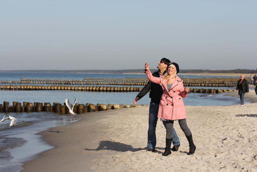 Hotel Zum Strandlaufer Ahrenshoop Ruang foto