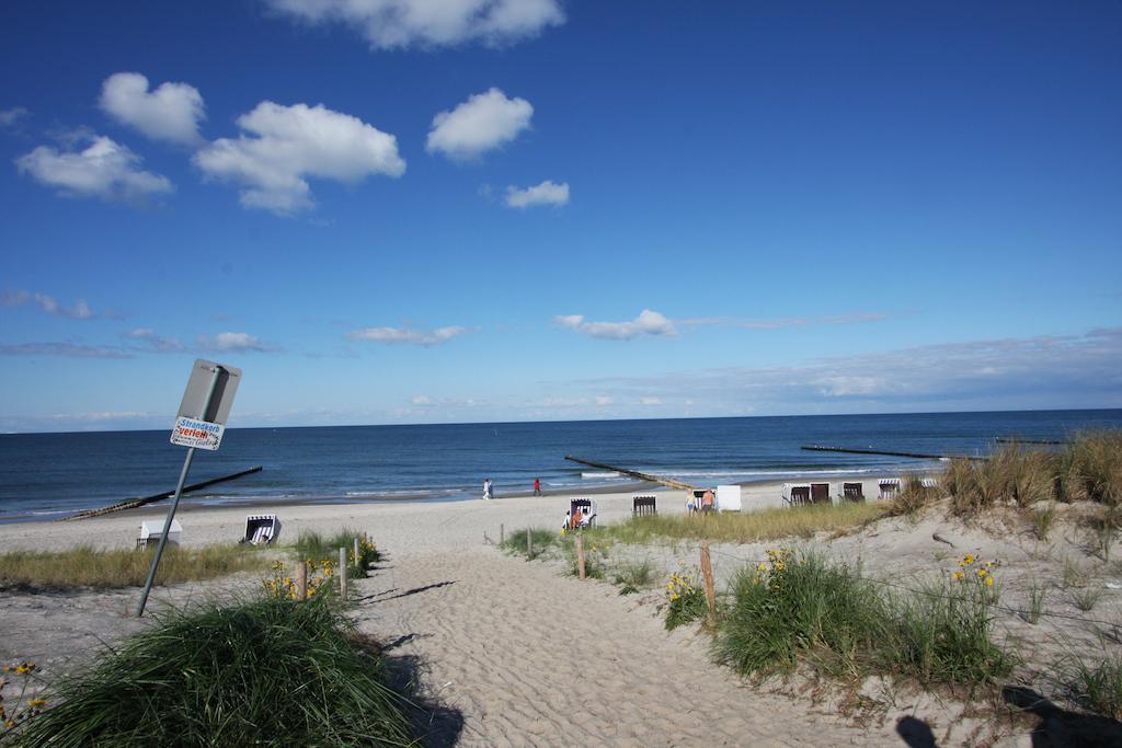 Hotel Zum Strandlaufer Ahrenshoop Ruang foto